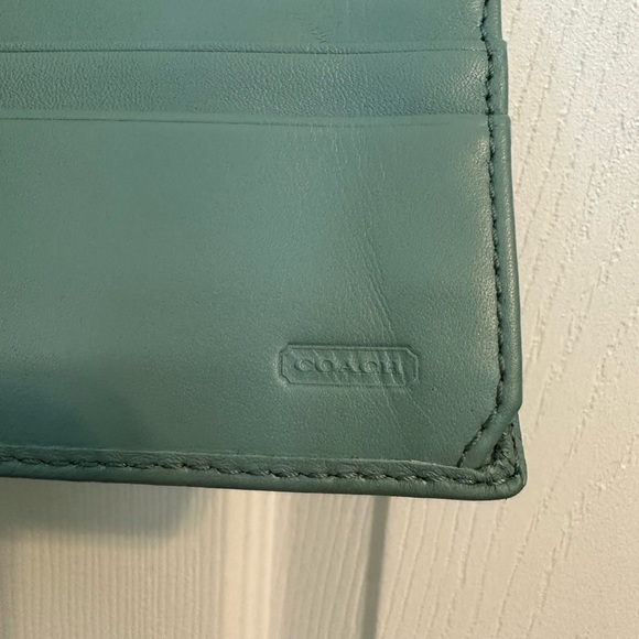 VINTAGE ROBIN EGG BLUE COACH WALLET IN GREAT CONDITION - Picture 7 of 13
